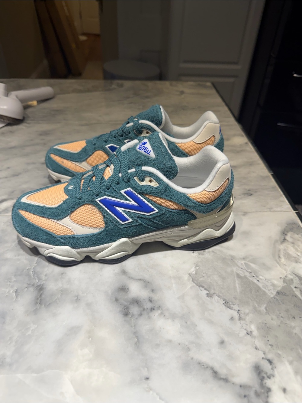 New Balance Teal & Peach Chunky Runner Sneakers 9060 (no box) - Picture 6 of 9